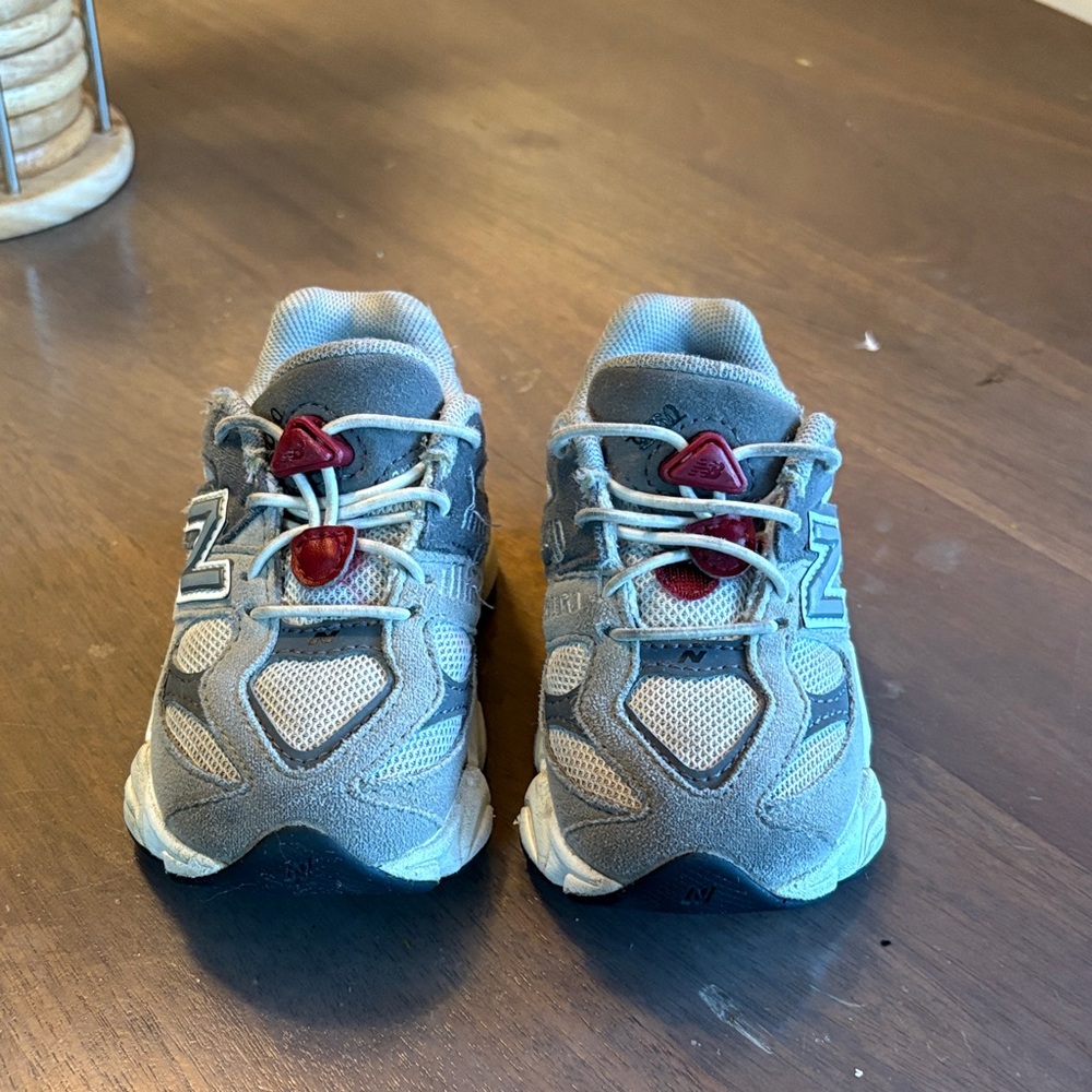 New Balance 9060 toddler size 8 UNISEX